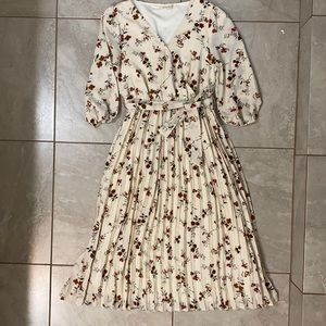 Floral Roolee dress with pleated skirt